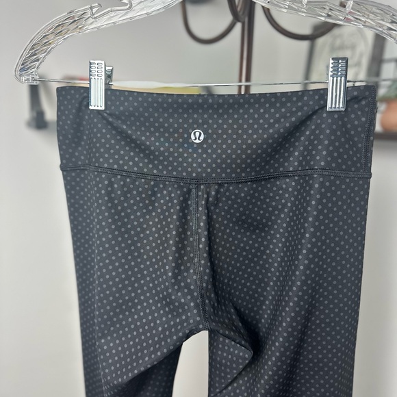 Wunder Train High-Rise Crop lululemon Like New polka dots black size 6old style - Picture 6 of 7